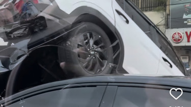 Kecelakaan beruntun Hyundai Creta dan BYD Seal