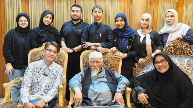 Ruben Onsu Bersama Keluarga dari Ibunya