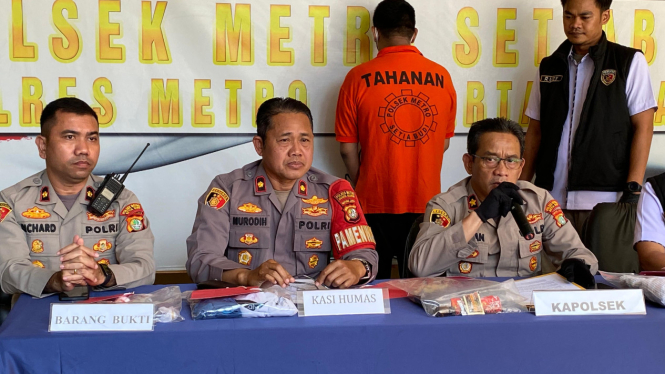 Polsek Metro Setiabudi berhasil ungkap pesta seks sesama jenis atau gay. Satu orang dijadikan sebagai tersangka
