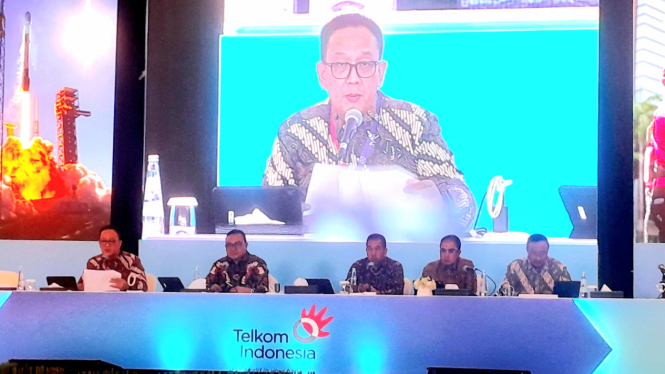 Jajaran Direksi PT Telkom Indonesia (Persero) dalam konferensi pers di kawasan Gatot Subroto, Jakarta.Selatan, Selasa, 27 Mei 2025]
