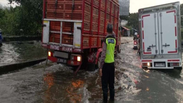 Rob menerjang pantura Kaligawe Kota Semarang