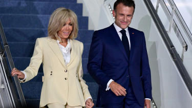 Presiden Republik Prancis Emmanuel Macron di Pangkalan TNI AU Halim Perdanakusuma, Jakarta Timur (sumber foto: Muchlis Jr - Biro Pers Sekretariat Presiden 