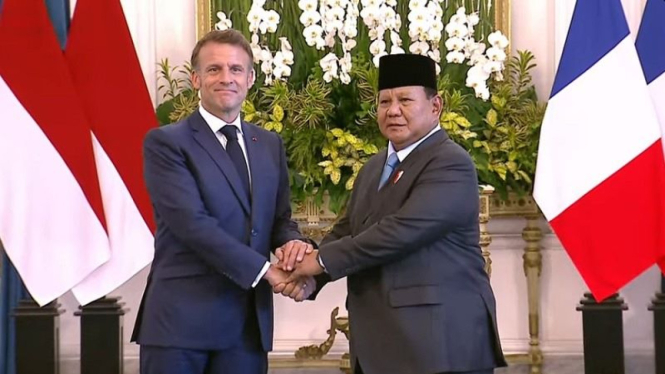 Presiden Prabowo Subianto bersama Presiden Prancis Emmanuel Macron