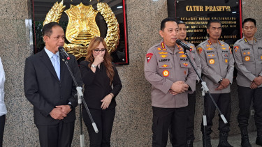 Kapolri Jenderal Polisi Listyo Sigit Prabowo dan Menteri Lingkungan Hidup (LH), Hanif Faisol Nurofiq di Mabes Polri