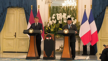 Presiden RI Prabowo Subianto dan Presiden Prancis Emmanuel Macron di Istana Merdeka, Jakarta Pusat .