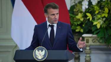 Presiden Prabowo Bertemu Dengan Presiden Perancis Emmanuel Macron