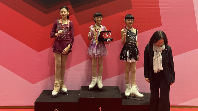 Princess Hurrem Nasya Talitha Fadniza, atlet ice skating berusia 10 tahun, sukses menyabet gelar juara dalam Indonesian National Ice Skating Championships 2025, yang berlangsung pada 28 hingga 30 April di Oasis Centre Arena, Jakarta.