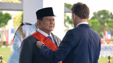 Presiden Prabowo Subianto menerima Grand Cross of the Legion of Honour