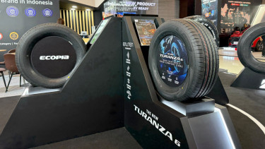 Booth Bridgestone di IIMS Surabaya 2025