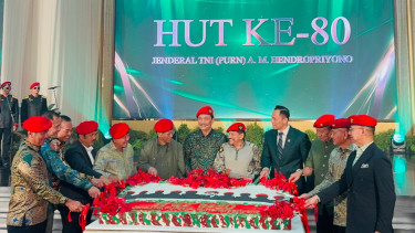 Mantan Kepala BIN Hendropriyono merayakan ultah ke-80.