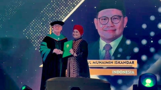 Ketua Umum PKB Muhaimin Iskandar alias Cak Imin terima penghargaan Doktor HC