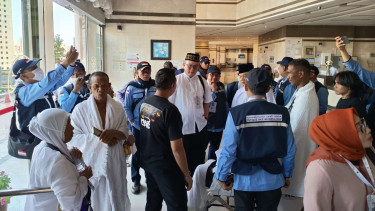 Tim Amirulhaj Prof Arif Satria kunjungi jemaah di Hotel Emaar Al Diyafa, Sektor 2, Makkah