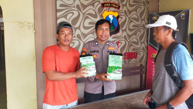 Nelayan Serahkan Paket Sabu kepada Polisi di Kabupaten Masalembu, Madura