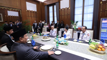 Presiden Prabowo Subianto bertemu dengan Presiden ke-5 RI, Megawati Soekarnoputri.