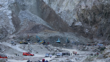 Longsor tambang galian C di Gunung Kuda, Kabupaten CIrebon, Jabar