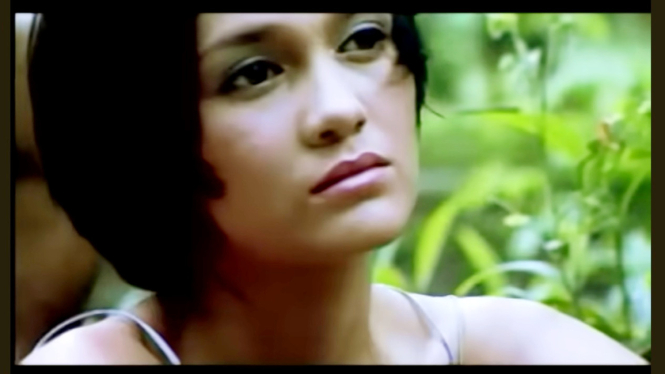 Tampang 'unyu' Luna Maya saat bintangi video klip Sheila on 7