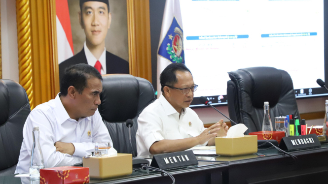 Mendagri Muhammad Tito Karnavian bersama Mentan Andi Amran Sulaiman