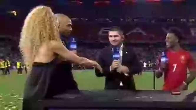 Khabib Nurmagomedov tolak jabat tangan Kate Scott