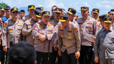 Kapolri Jenderal Listyo Sigit Prabowo meninjau panen raya jagung di Kalbar
