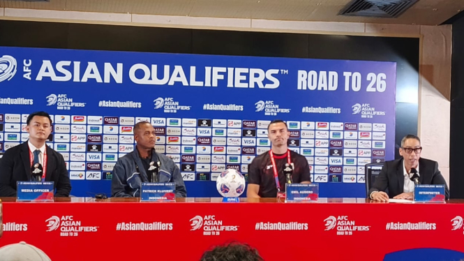 Pelatih Timnas Indonesia, Patrick Kluivert dan Emil Audero