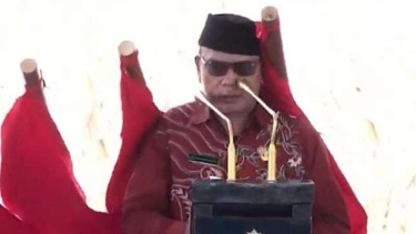Imam Subakir, Pembaca Doa Tertimpa Bendera di Depan Prabowo Subianto
