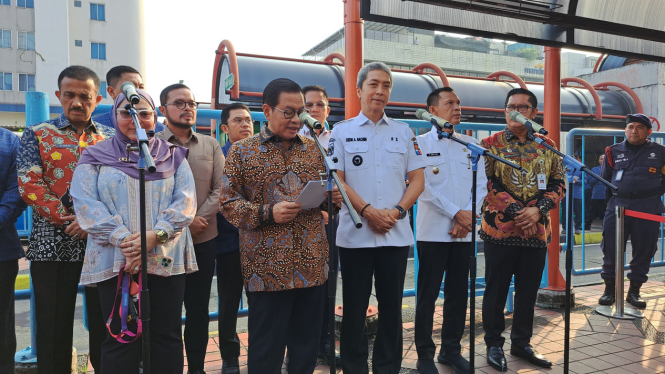 Gubernur Jakarta Pramono Anung di Terminal Blok M 