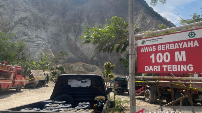 Lokasi tambang galian C di Gunung Kuda Cirebon, Jawa Barat