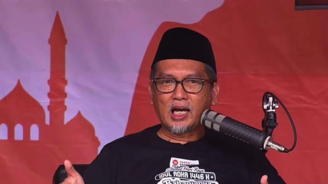 Presiden PKS Almuzzamil Yusuf.