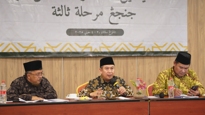 Ketua Majelis Masyayikh, KH Abdul Ghaffar Rozin