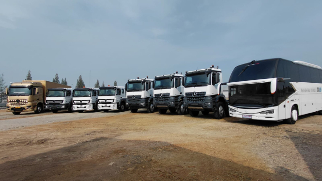 Truk dan bus Mercedes-Benz