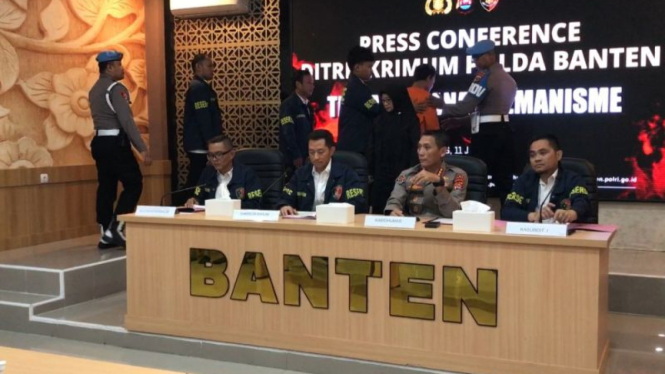 Polisi mengungkap kasus pemerasan Ketua LSM MPL terhadap perusahaan