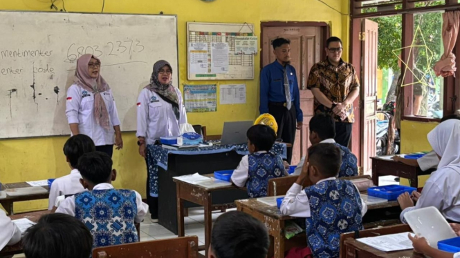Dave Laksono Tinjau Program MBG di Kabupaten Cirebon