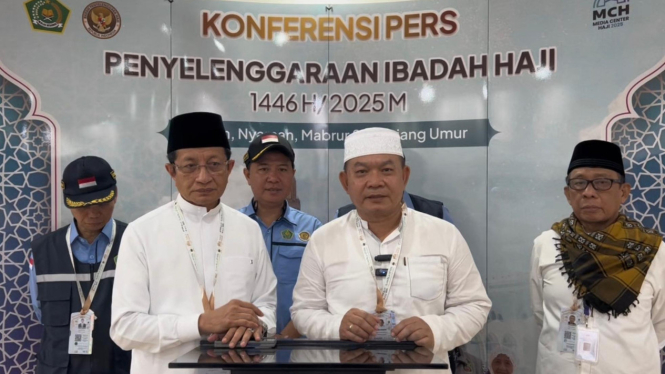Amirulhaj Nasaruddin Umar dan anggota amirulhaj Dudung Abdurachman 