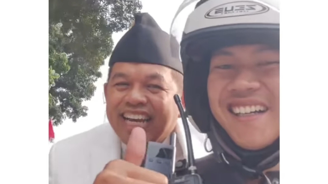 Gubernur Jawa Barat Dedi Mulyadi naik motor Pengawal