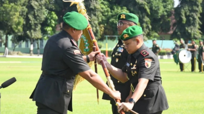 VIVA Militer: Sertijab Komandan Yonif 511