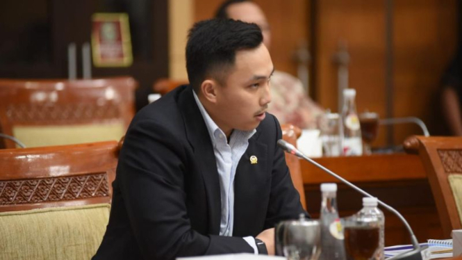 Anggota DPR RI Fraksi PDI Perjuangan, Stevano Rizki Adranacus