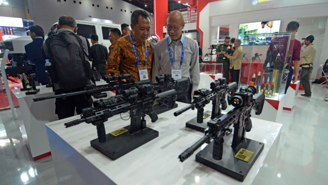 VIVA Militer: PT Pindad pamerkan alutsista di ajang Indo Defence 2025