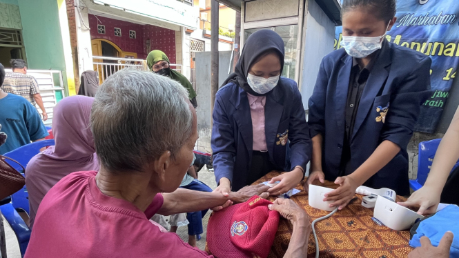 Cek kesehatan gratis di Koja, Jakarta Utara.