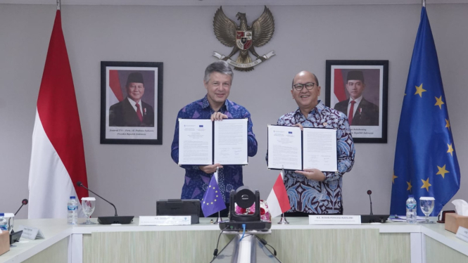  Menteri Investasi dan Hilirisasi/Kepala BKPM, Rosan Roeslani dan delegasi Uni Eropa bentuk desk EU [Humas Kementerian Investasi dan Hilirisasi/BKPM]