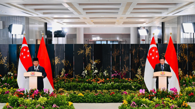 Presiden RI Prabowo Subianto dan PM Lawrence Wong di Parliament House, Singapura.