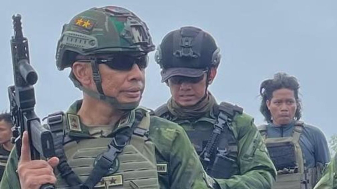 Panglima Koops Habema, Mayjen TNI Lucky Avianto di Papua.
