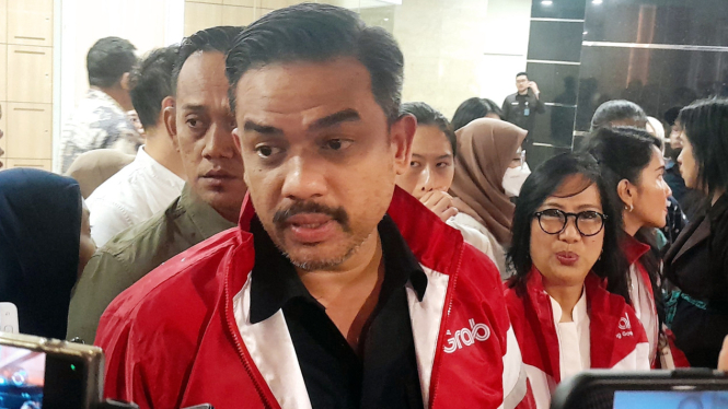 [Menteri UMKM, Maman Abdurrahman, saat ditemui usai konferensi pers di Gedung Smesco, Gatot Subroto, Jakarta Selatan, Selasa, 17 Juni 2025] 