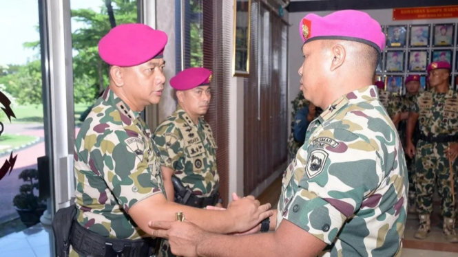 VIVA Militer: Prosesi sertijab Asops Danpasmar 2 Marinir