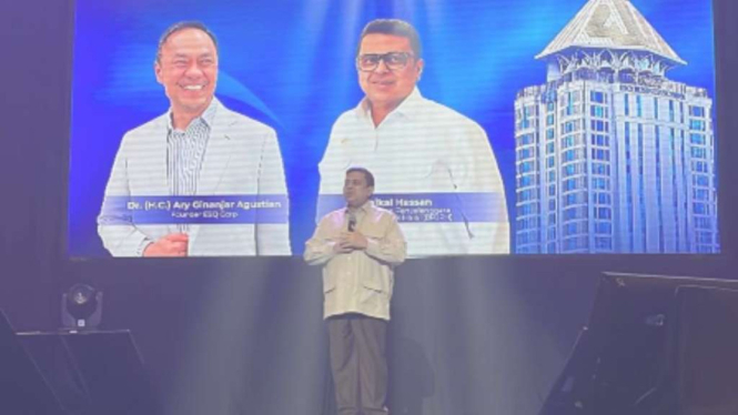 Kepala BPJPH, Ahmad Haikal Hasan dan Ary Ginanjar
