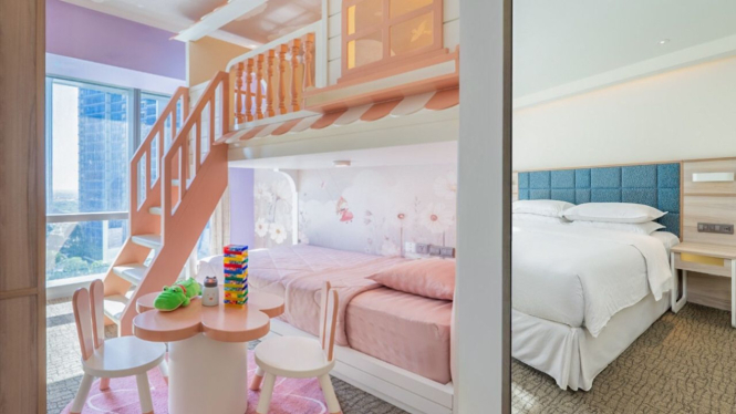 Kamar tematik family di Four Points by Sheraton Surabaya Pakuwon Indah