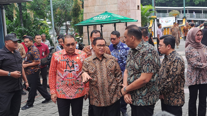Gubernur Jakarta Pramono Anung Tinjau Pasar Baru 