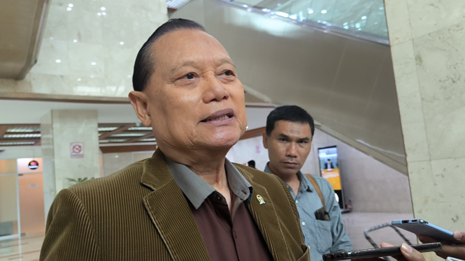 Anggota Komisi III dari Fraksi PKS, Adang Daradjatun di Kompleks Parlemen, Senayan, Jakarta Pusat 