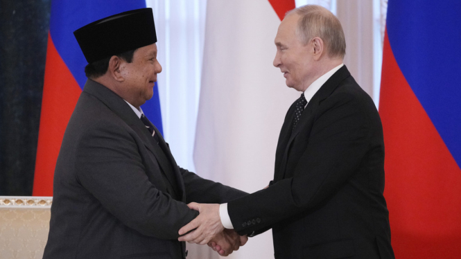 Presiden Rusia Vladimir Putin dengan Presiden Prabowo