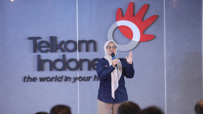 Direktur Utama Telkom, Dian Siswarini