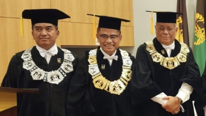 Saleh Husin (tengah), Ketua Majelis Amanat (MWA) UI periode 2019-2023